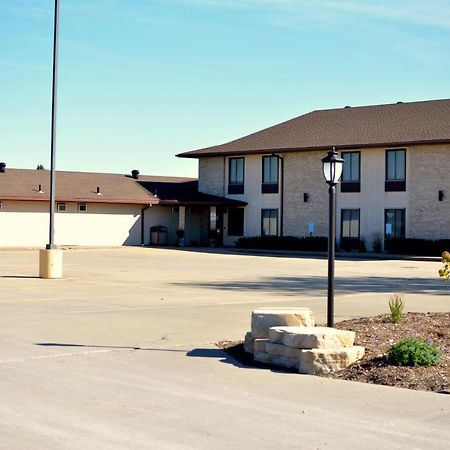 Dutch Country Inn Kalona Bagian luar foto